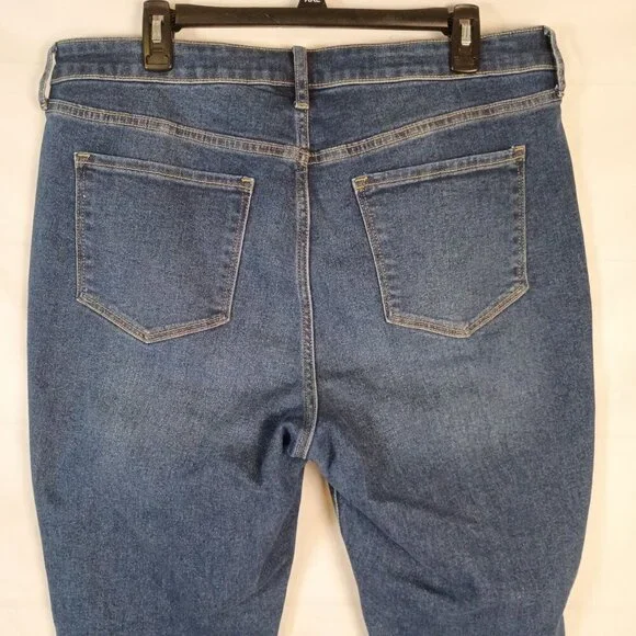 Old Navy Rockstar High Rise Super Skinny Distressed Jeans Size 16 - Picture 3 of 6